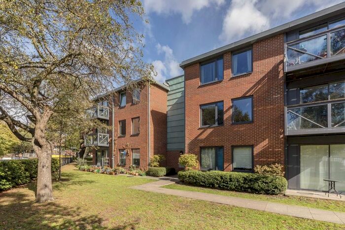 2 Bedroom Flat To Rent In Union Lane, Isleworth TW7