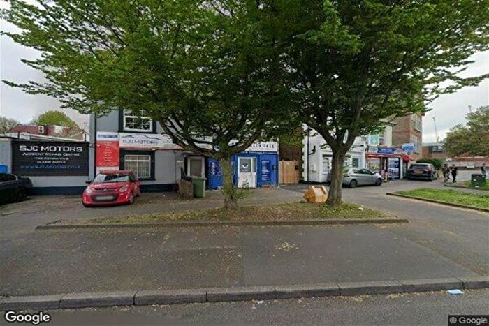 3 Bedroom Flat To Rent In Benhill Avenue, Sutton, SM1