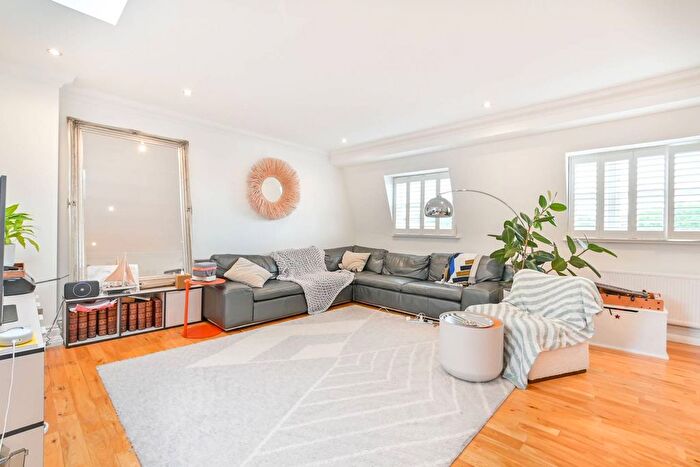 3 Bedroom Flat For Sale In Gloucester Terrace, Lancaster Gate, London, W2
