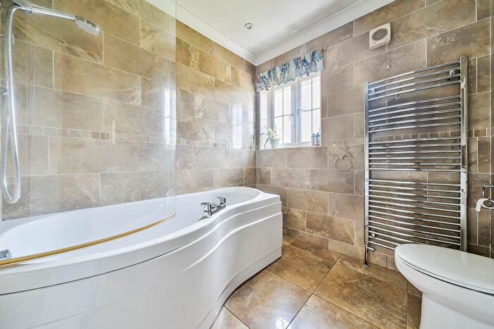 4 Bedroom Detached House For Sale In Pipit Close, Waterlooville, PO8