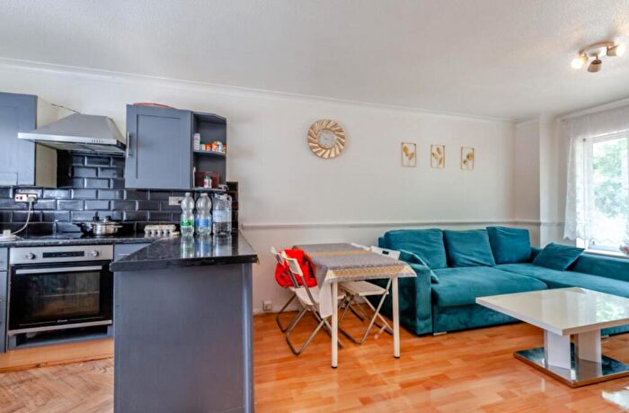 1 Bedroom Flat To Rent In Hallywell Crescent, London, E6