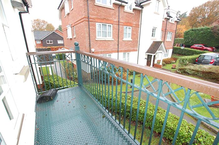 2 Bedroom Apartment To Rent In Oaklands Court, Welwyn, AL6