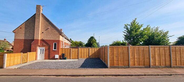 3 Bedroom Semi-Detached House To Rent In Priory Avenue, Hungerford, West Berkshire, RG17
