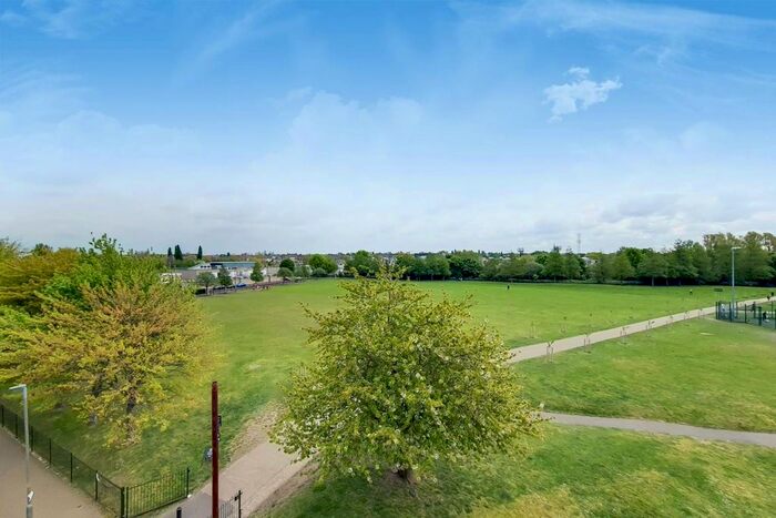 2 Bedroom Flat To Rent In Burr Road, Southfields, London, SW18