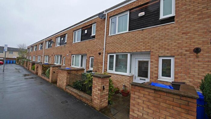 3 Bedroom Terraced House To Rent In Tarleton Street, Manchester, M13