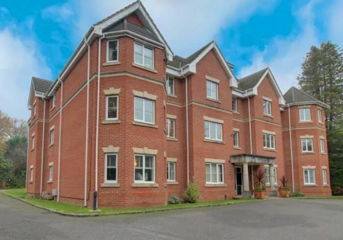 2 Bedroom Flat To Rent In Portsmouth Road, Camberley GU15
