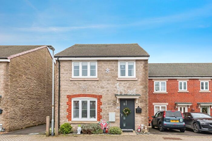 4 Bedroom Detached House For Sale In Course Meadow, Purton, Swindon, SN5