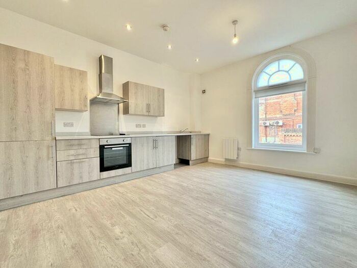 2 Bedroom Flat To Rent In Imperial Court, Grimsby Road, Cleethorpes, DN35