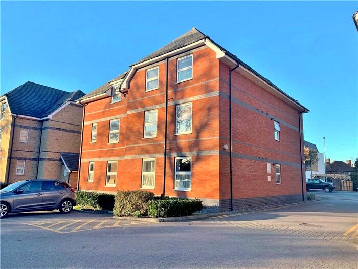 2 Bedroom Flat To Rent In Vicarage Road, Egham, Surrey, TW20
