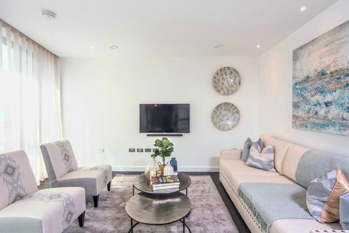 2 Bedroom Flat To Rent In Charles Clowes Walk, London, SW11