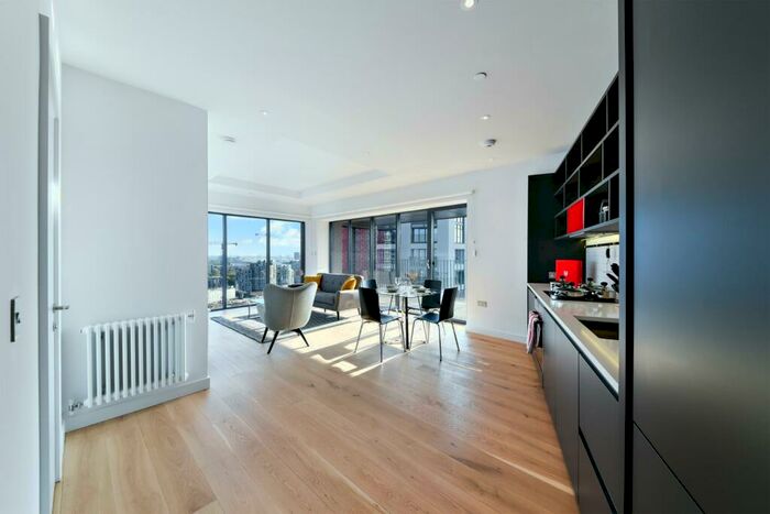 1 Bedroom Apartment To Rent In Modena House, London City Island, London, E14