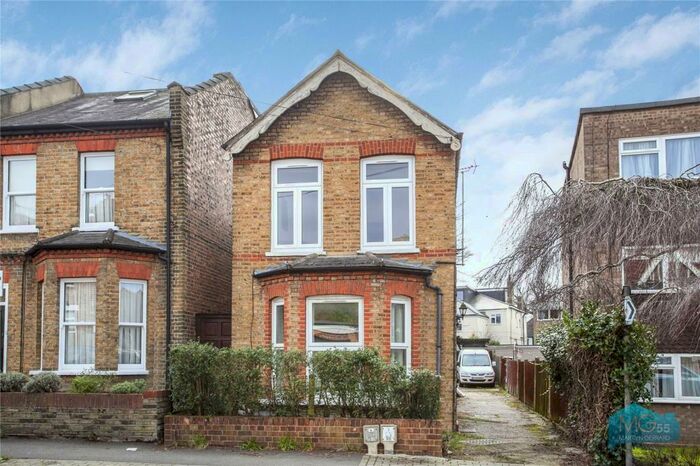 2 Bedroom Maisonette To Rent In Hutton Grove, North Finchley, London, N12