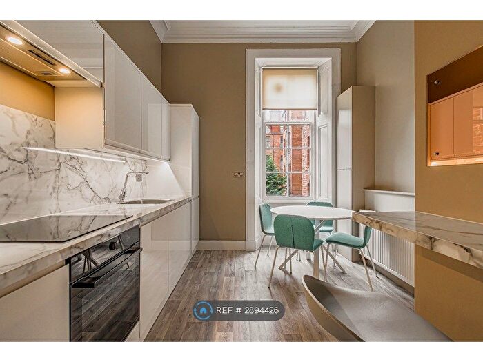 2 Bedroom Flat To Rent In Kersland Street, Glasgow, G12