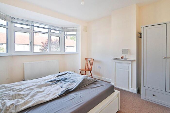 3 Bedroom End Of Terrace House For Sale In Byron Avenue, New Malden, KT3