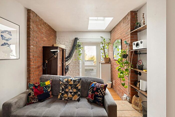 1 Bedroom Flat For Sale In Clouds Hill Road, St George, BS5