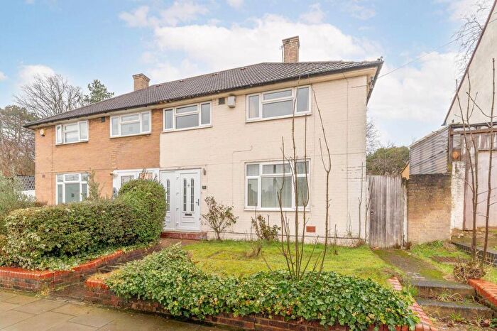 3 Bedroom Flat To Rent In Lyall Avenue, Sydenham, London, SE21