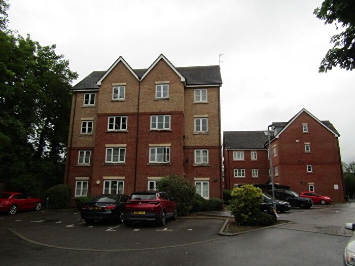 2 Bedroom Flat For Sale In Akers Court High Street, Waltham Cross, EN8