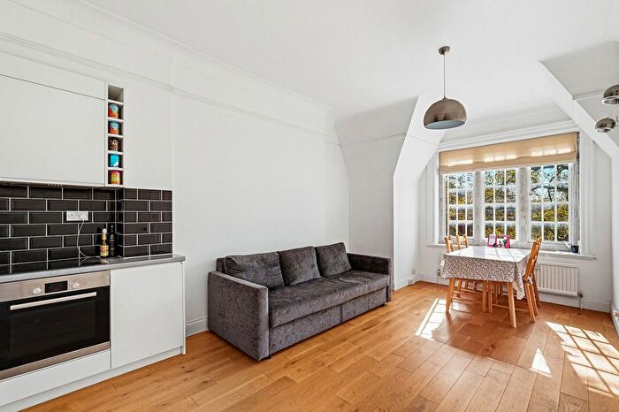 2 Bedroom Flat To Rent In Hornton Street, Campden Hill, W8