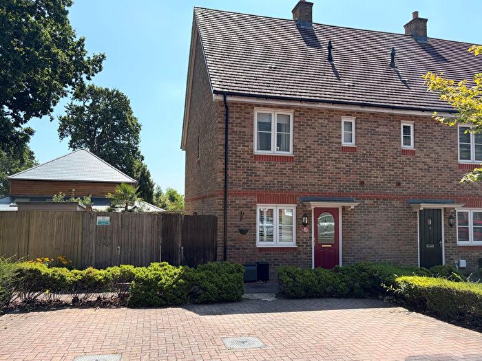 3 Bedroom End Of Terrace House For Sale In Aubin Wood, Emsworth, PO10