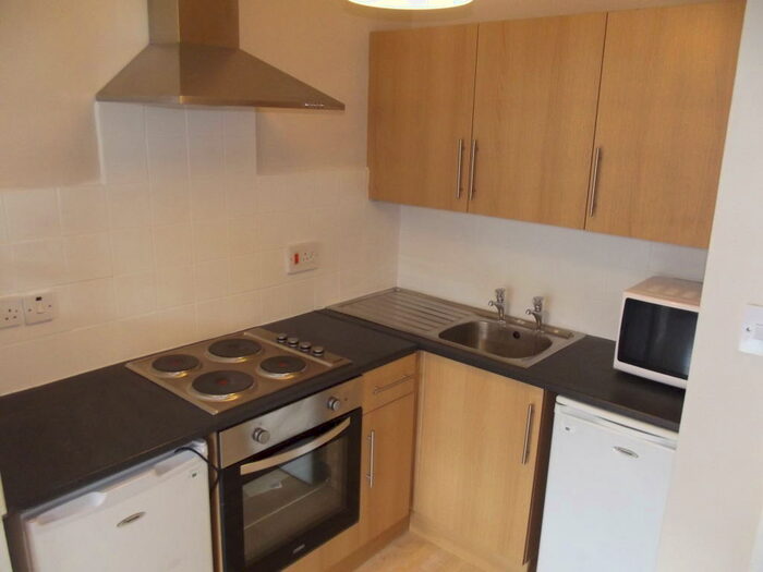 1 Bedroom Flat To Rent In Walter Street, Dennistoun, G32