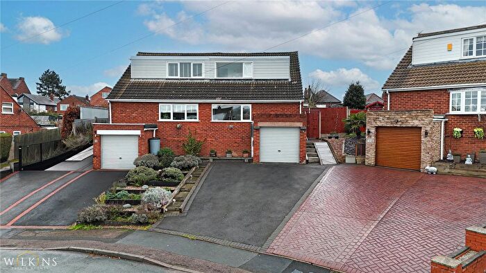 3 Bedroom Semi Detached House For Sale In Sherbrooke Avenue, Wilnecote, Tamworth, Staffordshire, B77