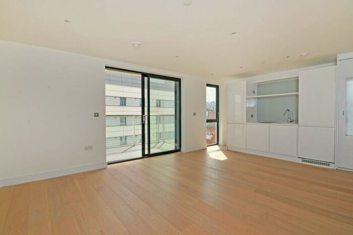 Studio To Rent In Commercial Street, Aldgate, London, E1