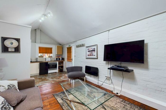 1 Bedroom Bungalow To Rent In Huntersfields The Avenue, Flore, Northampton, NN7