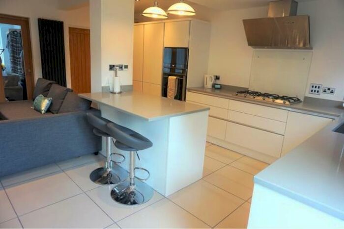 3 Bedroom House To Rent In Hobs Moat Road, Solihull, B92