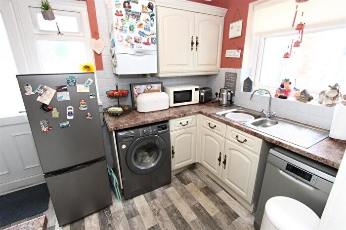 2 Bedroom Bungalow For Sale In Church Lane, Great Sutton, CH66