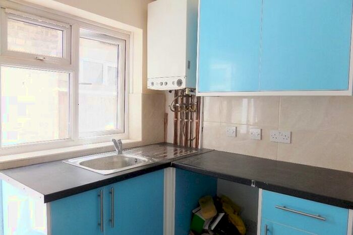 2 Bedroom Flat To Rent In Gatling Road, Abbey Wood, Greater London, SE2