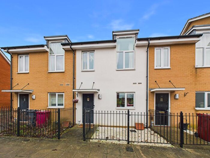 2 Bedroom Terraced House For Sale In Longships Way, Reading, RG2