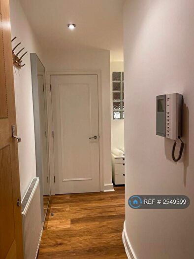 1 Bedroom Flat To Rent In Coliseum, London, N8