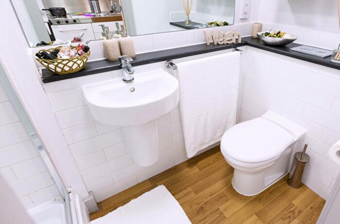 1 Bedroom Private Hall To Rent In High Street, Southampton, SO14