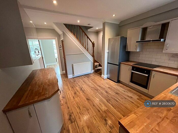 3 Bedroom Detached House To Rent In Blagdon Road, New Malden, KT3