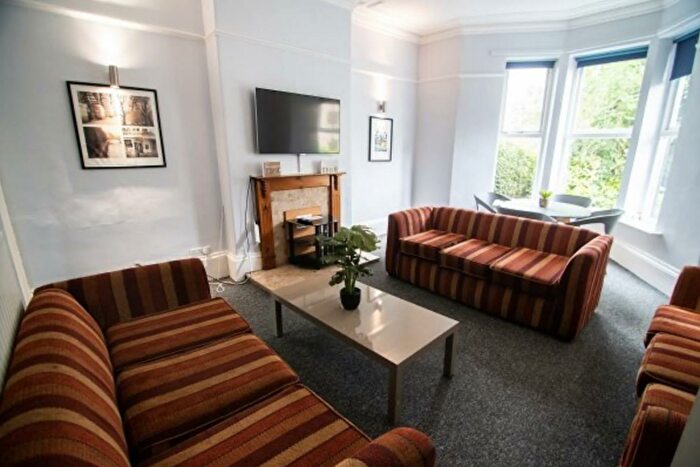 7 Bedroom Semi-Detached House To Rent In Newbould Lane, Sheffield, S10