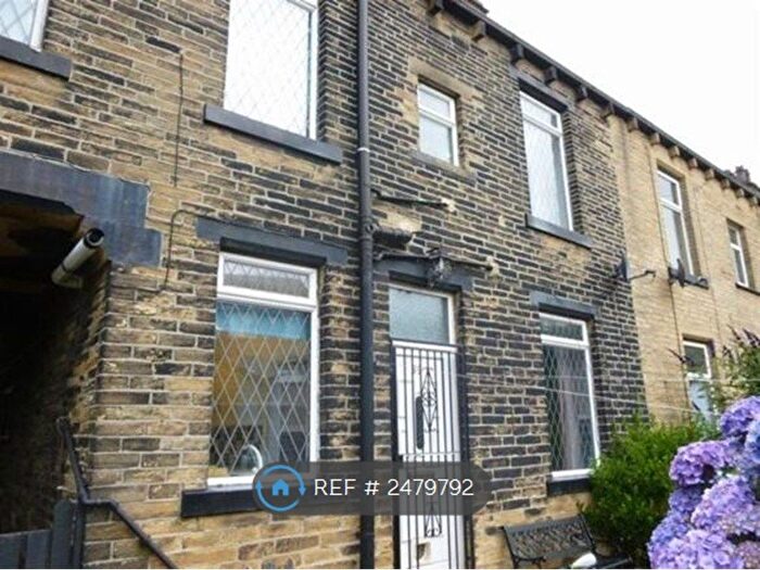 2 Bedroom Terraced House To Rent In New Hey Road, Bradford, BD4