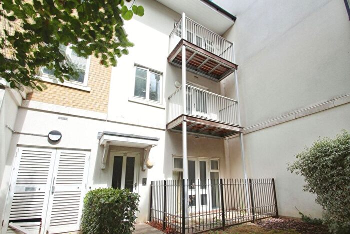 3 Bedroom Maisonette To Rent In Park Lodge Avenue, West Drayton, UB7