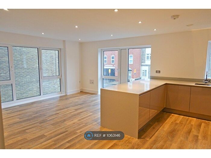 2 Bedroom Flat To Rent In Hatton House, London, SW19