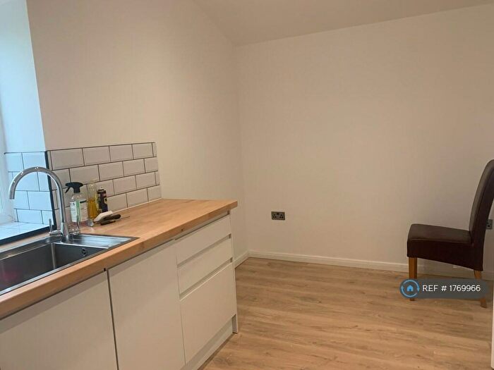 1 Bedroom Flat To Rent In Clifton Road, Rugby, CV21