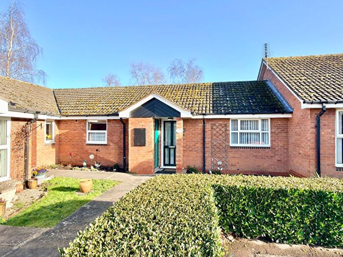 2 Bedroom Bungalow For Sale In Shephard Mead, Tewkesbury, GL20