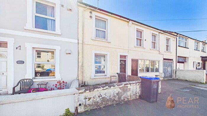 2 Bedroom Terraced House To Rent In Newland Road, Worthing, BN11