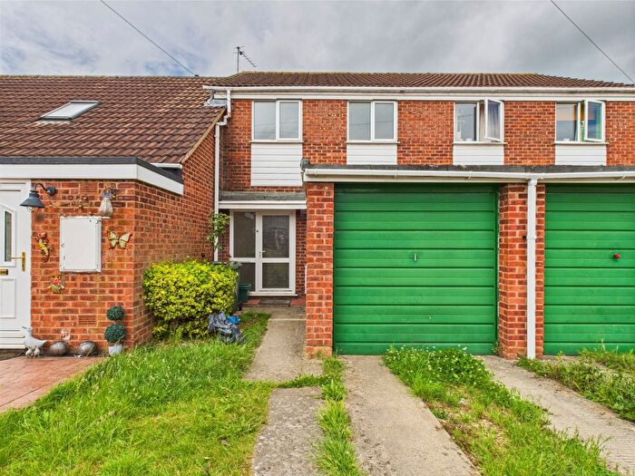 3 Bedroom Terraced House To Rent In Knollys End, Quedgeley, Gloucester, GL2
