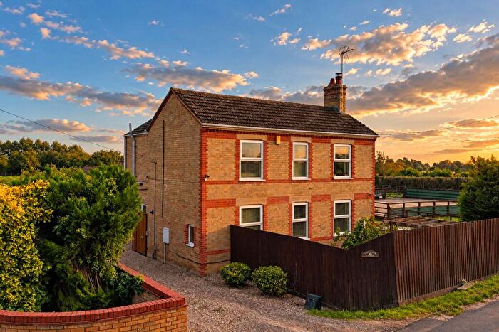 4 Bedroom Detached House For Sale In Fridaybridge Road, Elm, PE14