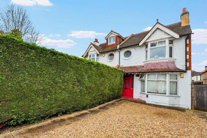 2 Bedroom Flat To Rent In West Barnes Lane, New Malden, KT3