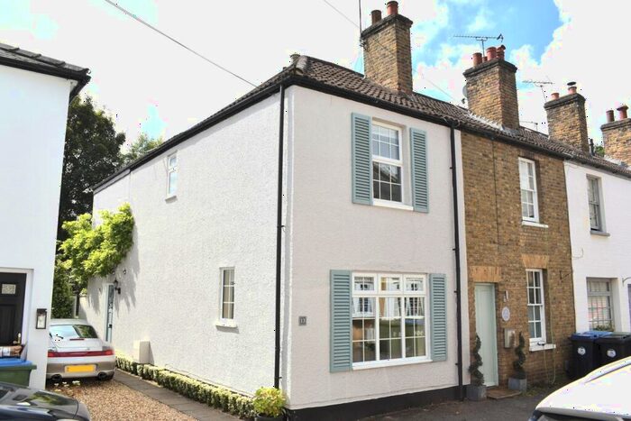 2 Bedroom House To Rent In Pantile Road, Weybridge, KT13