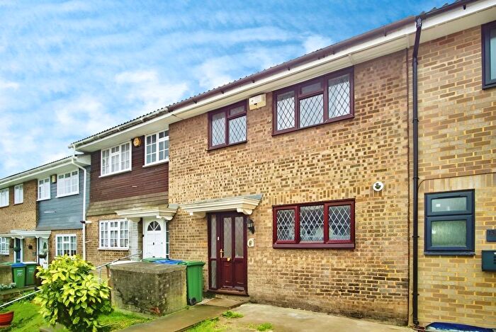 3 Bedroom Terraced House To Rent In Myrtle Close, Erith, DA8