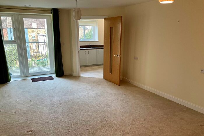 1 Bedroom Flat For Sale In Elkington House, Charlton Green, Dover, CT16