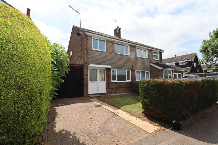 3 Bedroom House To Rent In Tiffany Close, Bletchley, Milton Keynes, MK2