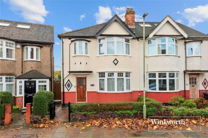 3 Bedroom Semi-Detached House To Rent In Eton Avenue, North Finchley, London, N12