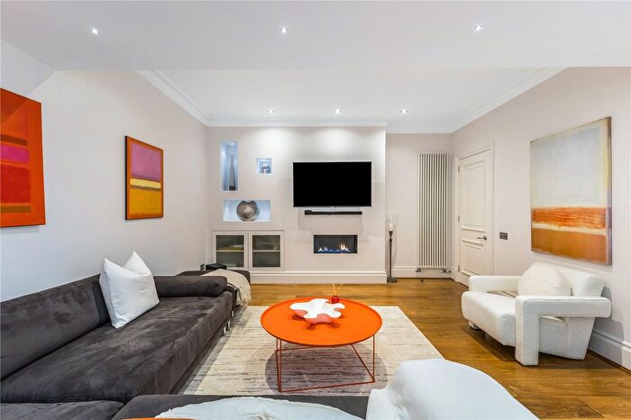 2 Bedroom Flat For Sale In Stanhope Gardens, London, SW7